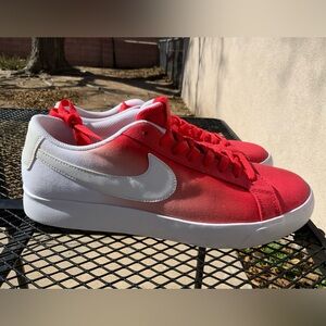 Nike Blazer Vapor Red / White low topCasual Sneakers